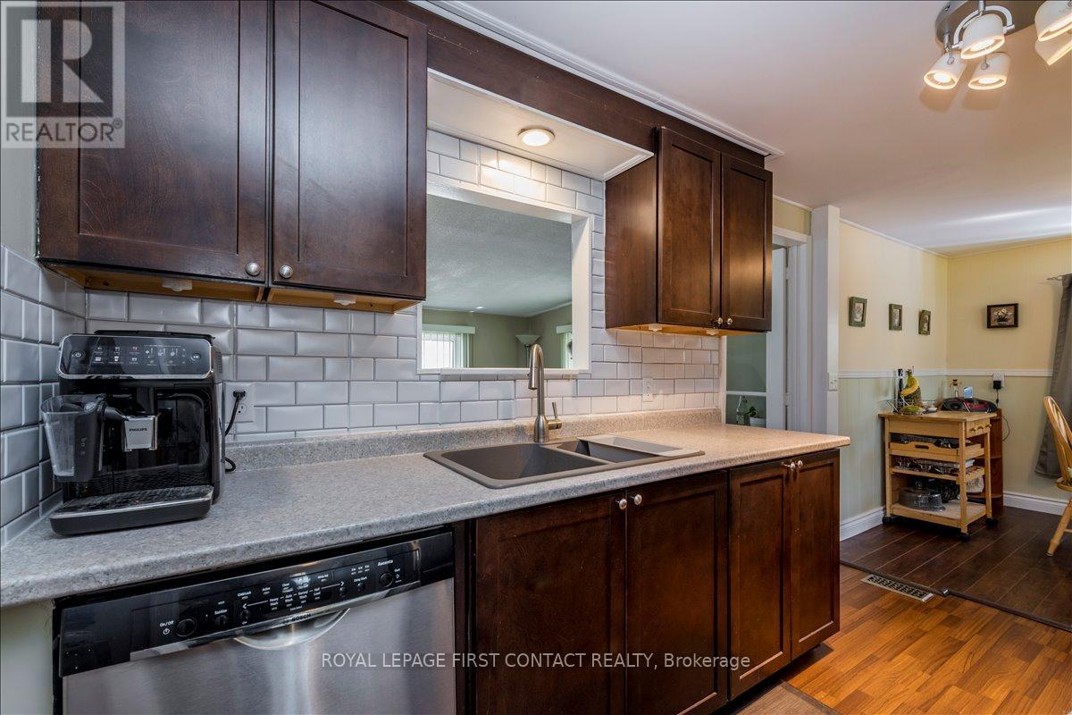 34 Flora Drive, Innisfil, Ontario  L9S 1R1 - Photo 9 - N13028668