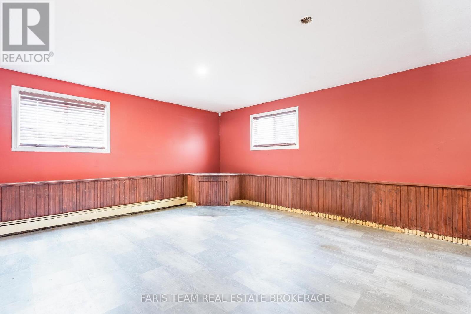 1008 Rainbow Valley Road W, Springwater, Ontario  L0L 2K0 - Photo 10 - S13028720