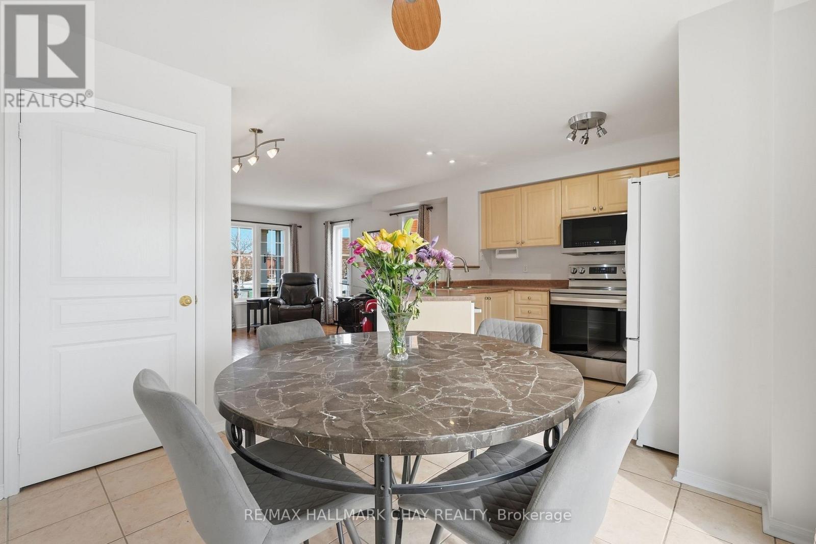 127 Trevino Circle, Barrie, Ontario  L4M 6T8 - Photo 15 - S13028730