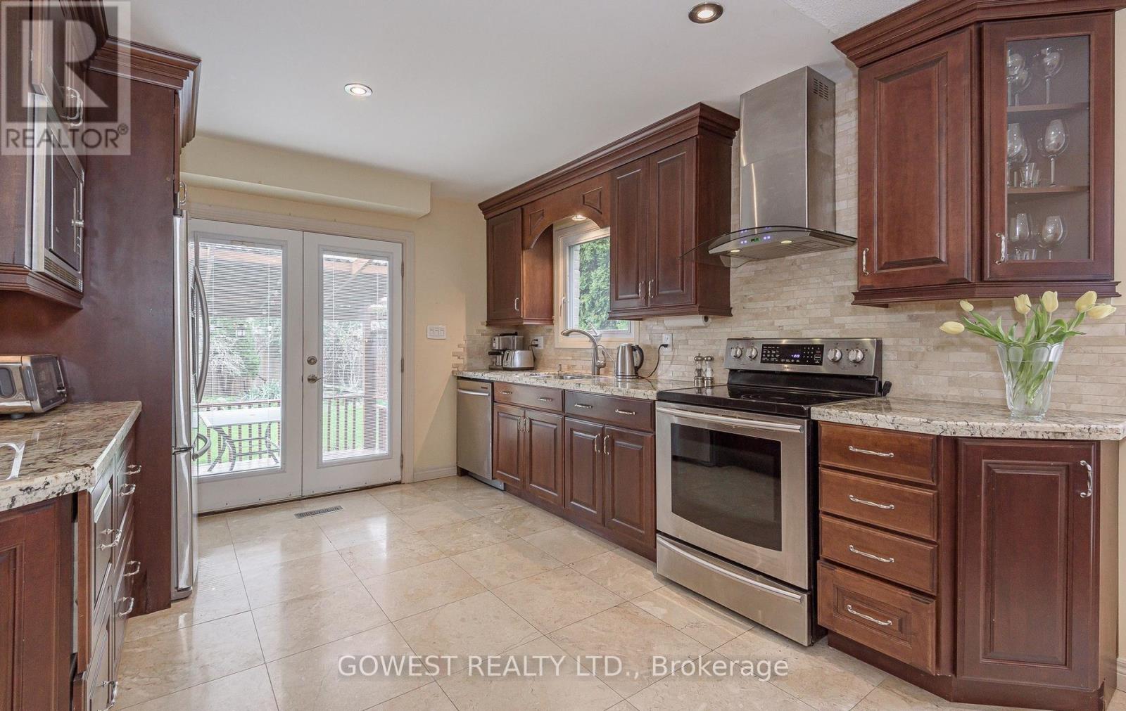 6564 Edenwood Drive, Mississauga, Ontario  L5N 3L7 - Photo 15 - W13028754