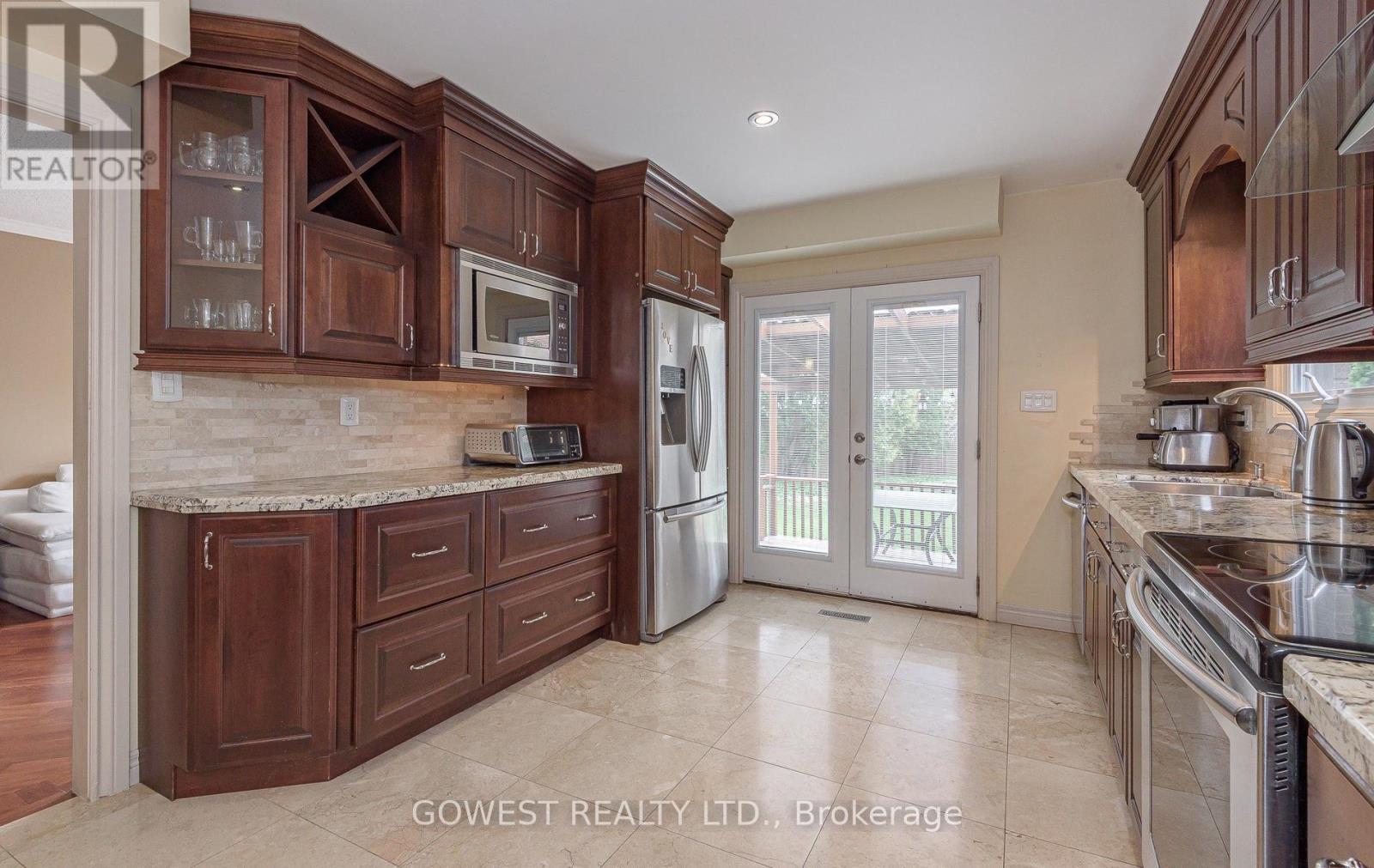 6564 Edenwood Drive, Mississauga, Ontario  L5N 3L7 - Photo 16 - W13028754