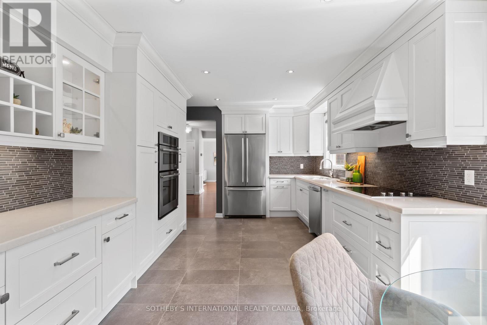 4 Welbrooke Place, Toronto, Ontario  M9B 5A3 - Photo 12 - W13028776