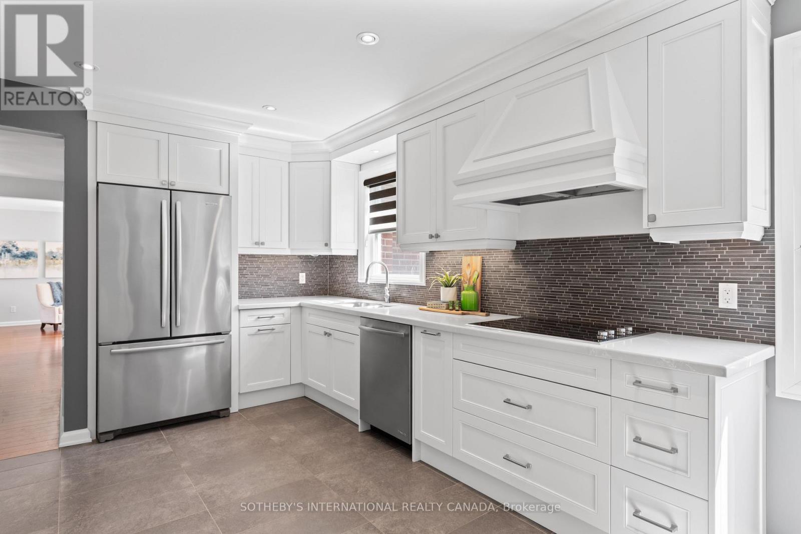 4 Welbrooke Place, Toronto, Ontario  M9B 5A3 - Photo 13 - W13028776