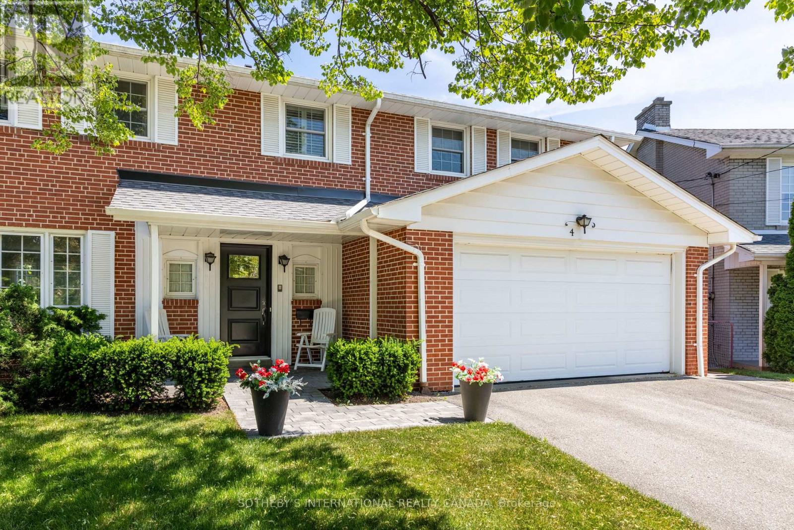 4 Welbrooke Place, Toronto, Ontario  M9B 5A3 - Photo 2 - W13028776