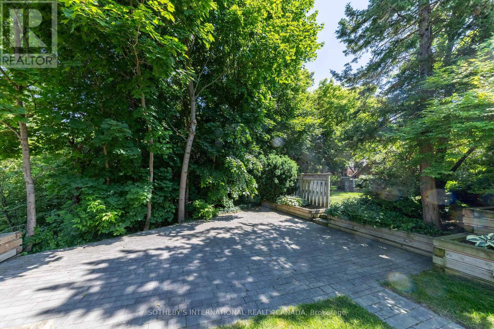 4 Welbrooke Place, Toronto, Ontario  M9B 5A3 - Photo 32 - W13028776