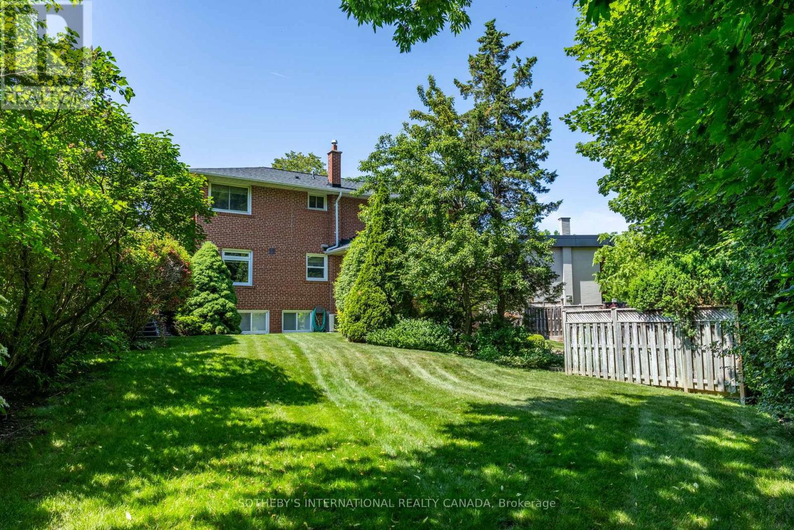 4 Welbrooke Place, Toronto, Ontario  M9B 5A3 - Photo 33 - W13028776