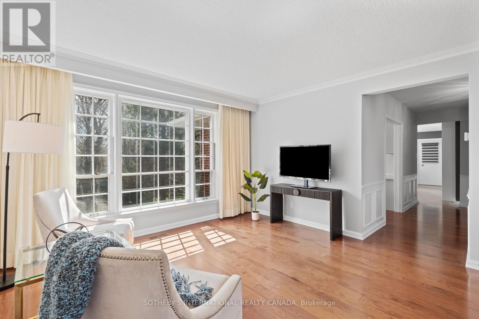 4 Welbrooke Place, Toronto, Ontario  M9B 5A3 - Photo 9 - W13028776