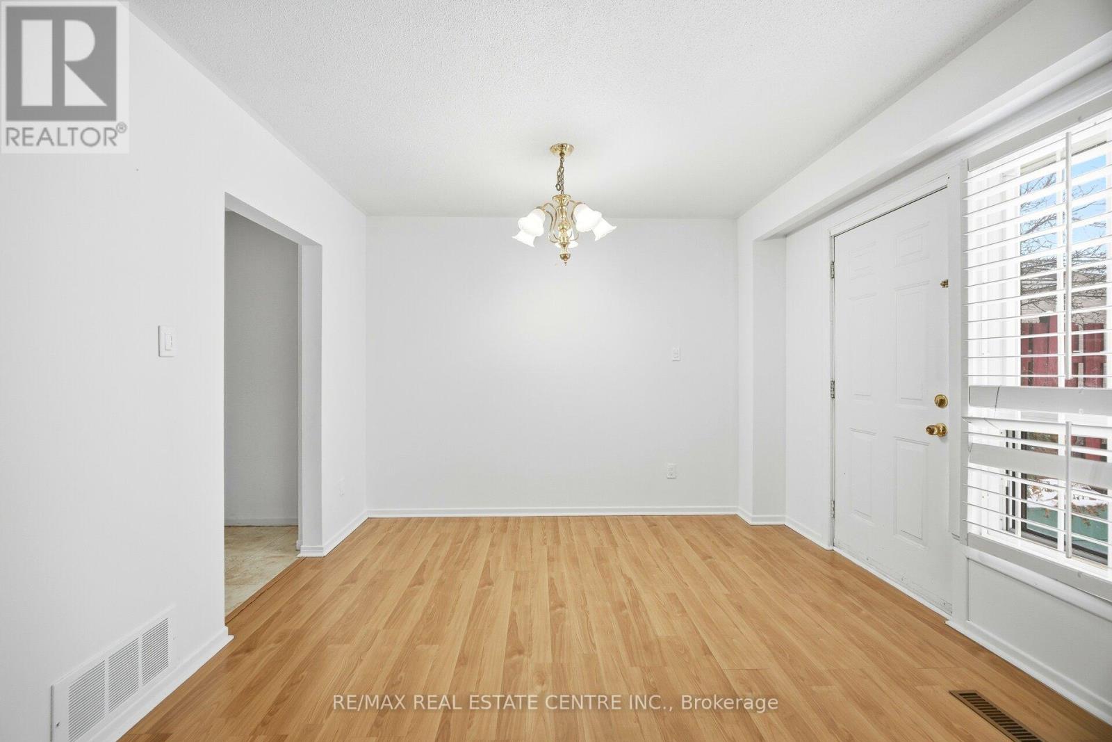 24 - 25 Gosford Boulevard, Toronto, Ontario  M3N 2G7 - Photo 11 - W13028816
