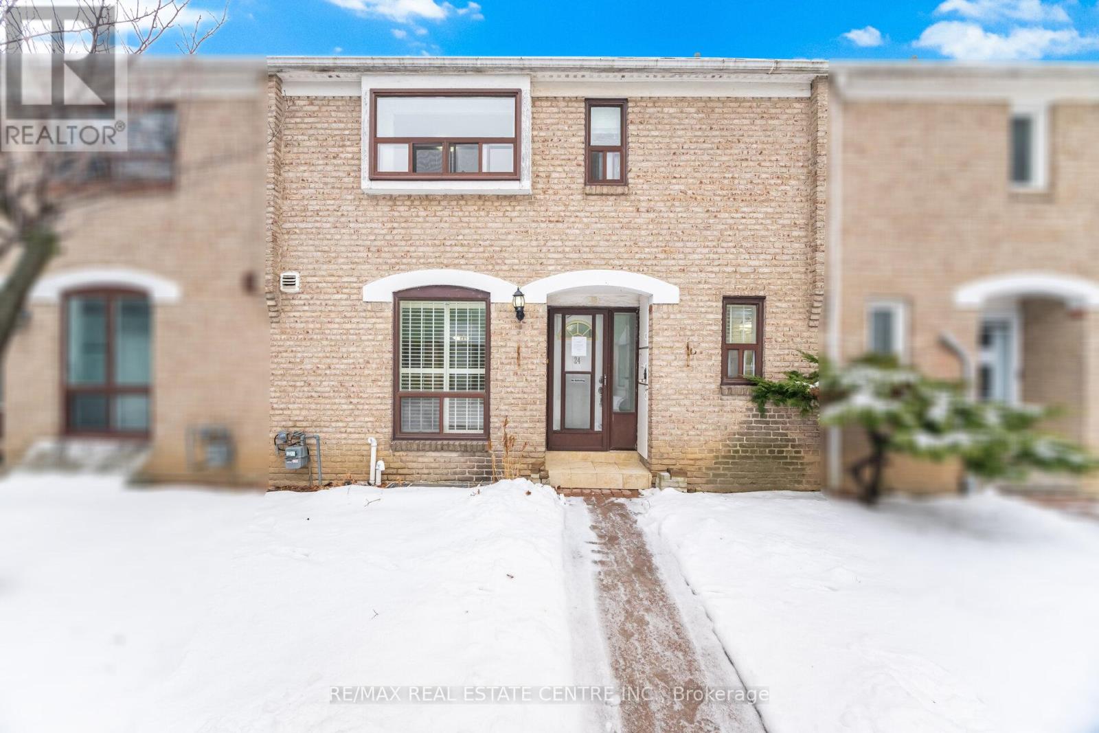24 - 25 Gosford Boulevard, Toronto, Ontario  M3N 2G7 - Photo 3 - W13028816