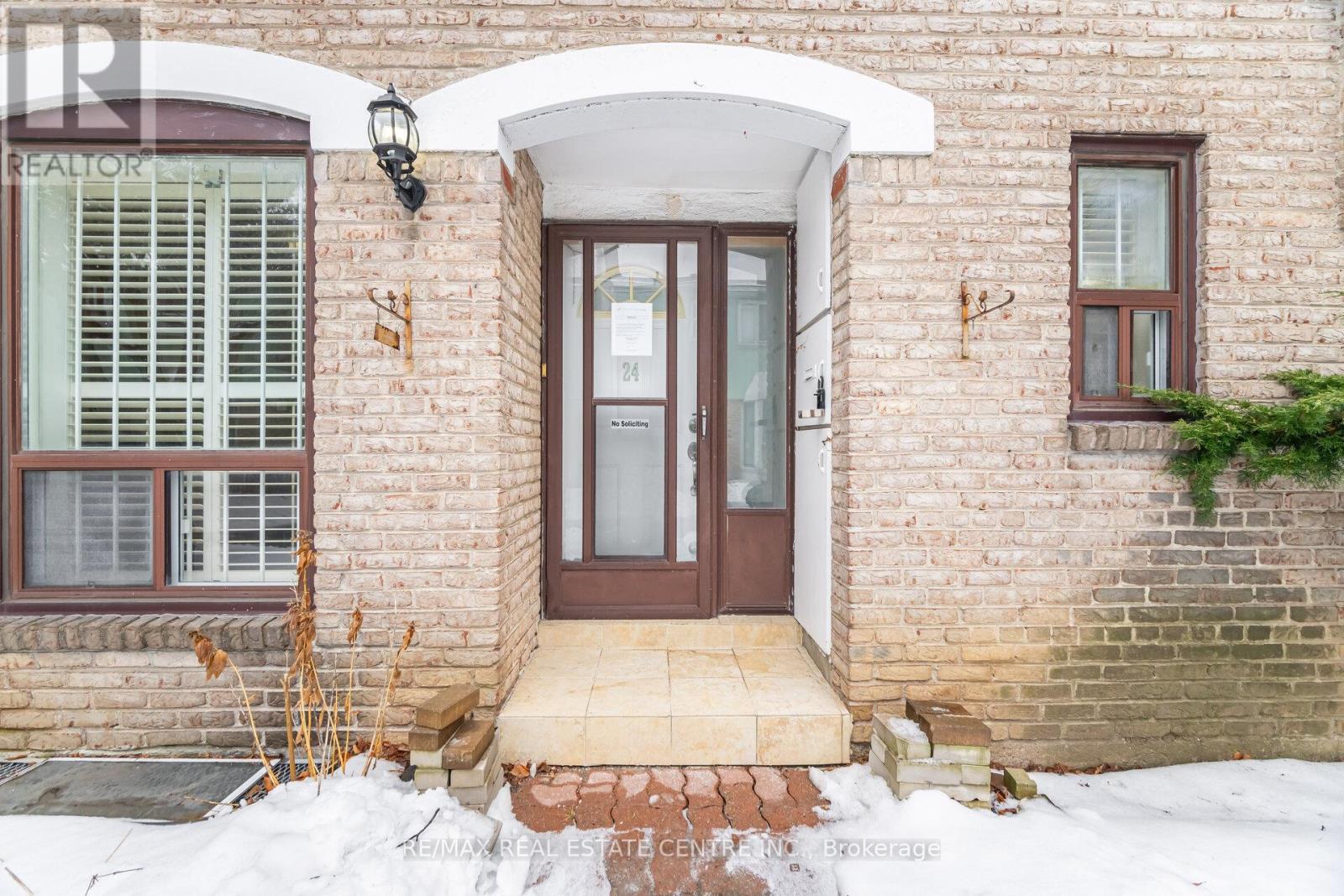 24 - 25 Gosford Boulevard, Toronto, Ontario  M3N 2G7 - Photo 5 - W13028816