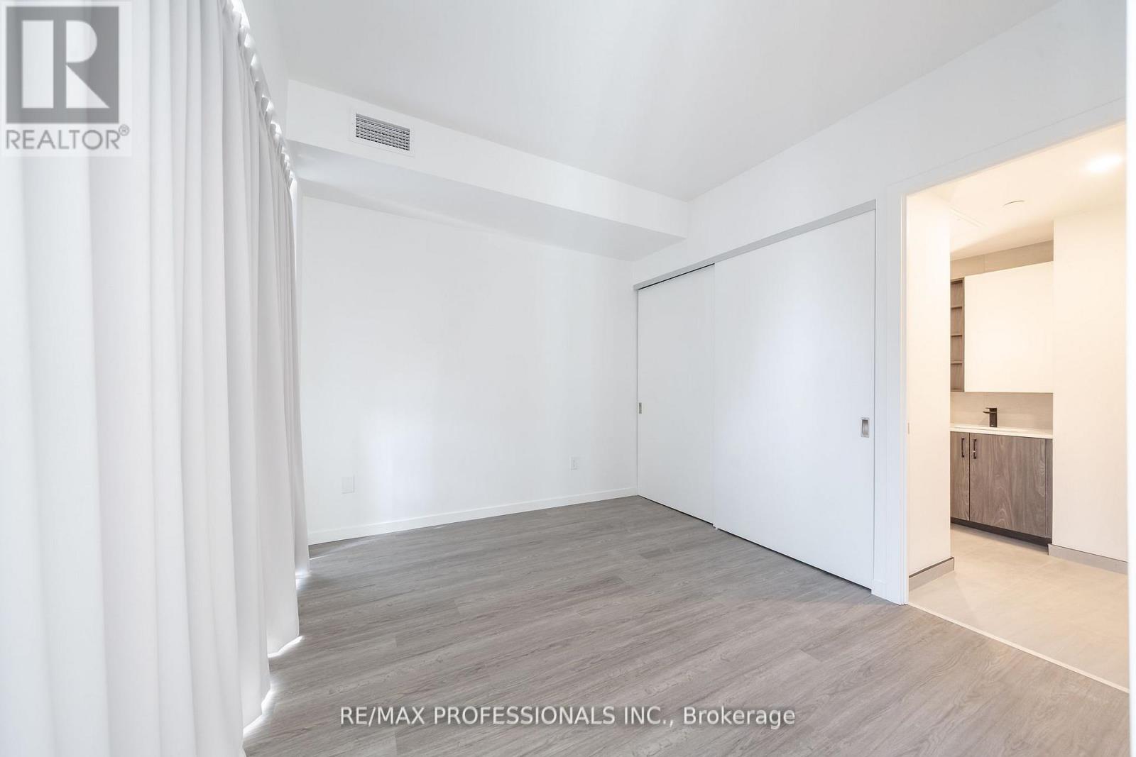 303 - 689 The Queensway, Toronto, Ontario  M8Y 1L1 - Photo 18 - W13028820