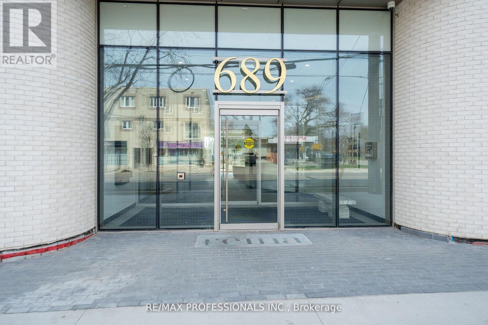 303 - 689 The Queensway, Toronto, Ontario  M8Y 1L1 - Photo 2 - W13028820