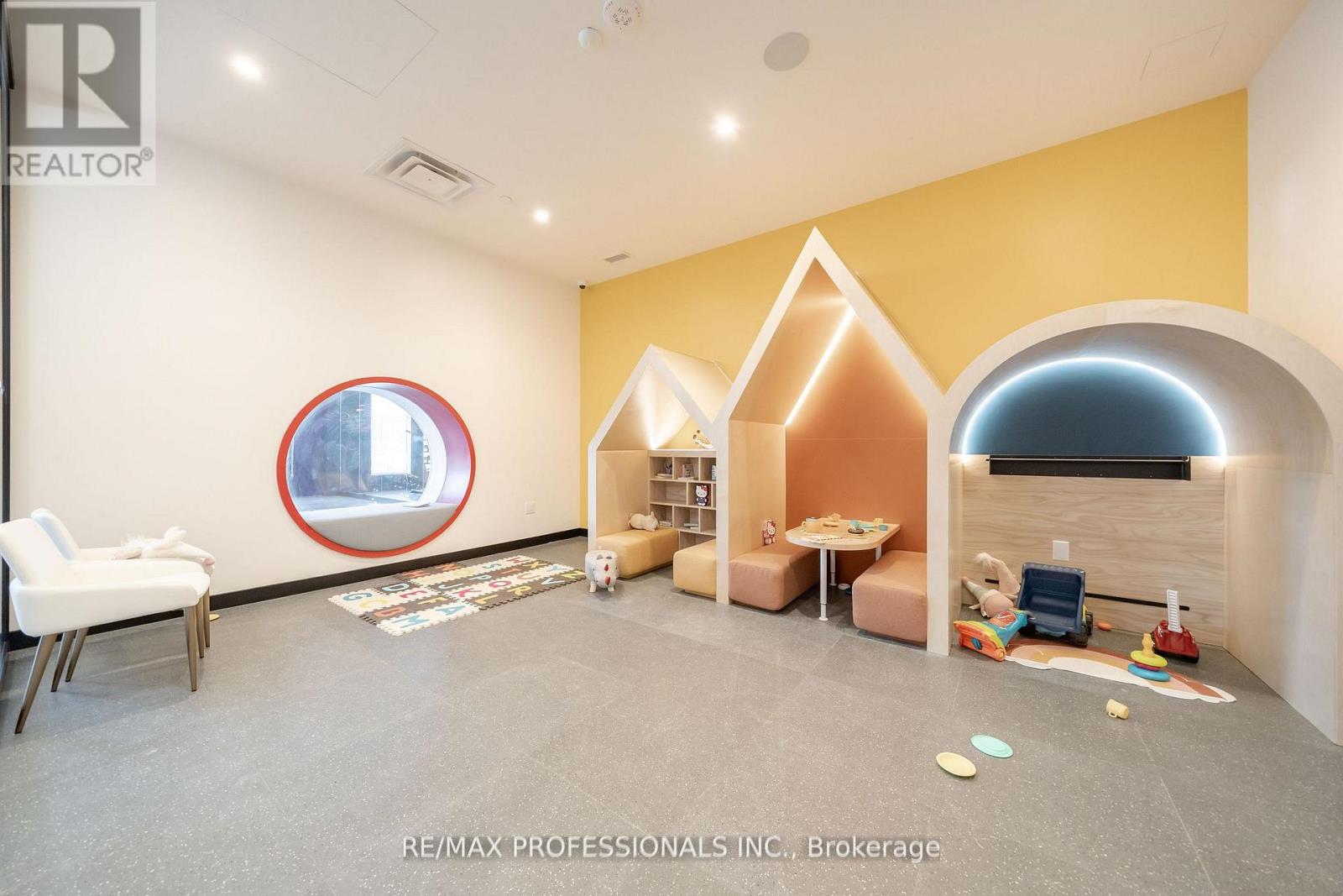 303 - 689 The Queensway, Toronto, Ontario  M8Y 1L1 - Photo 32 - W13028820