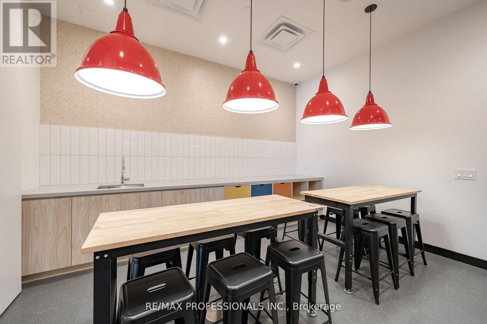 303 - 689 The Queensway, Toronto, Ontario  M8Y 1L1 - Photo 33 - W13028820