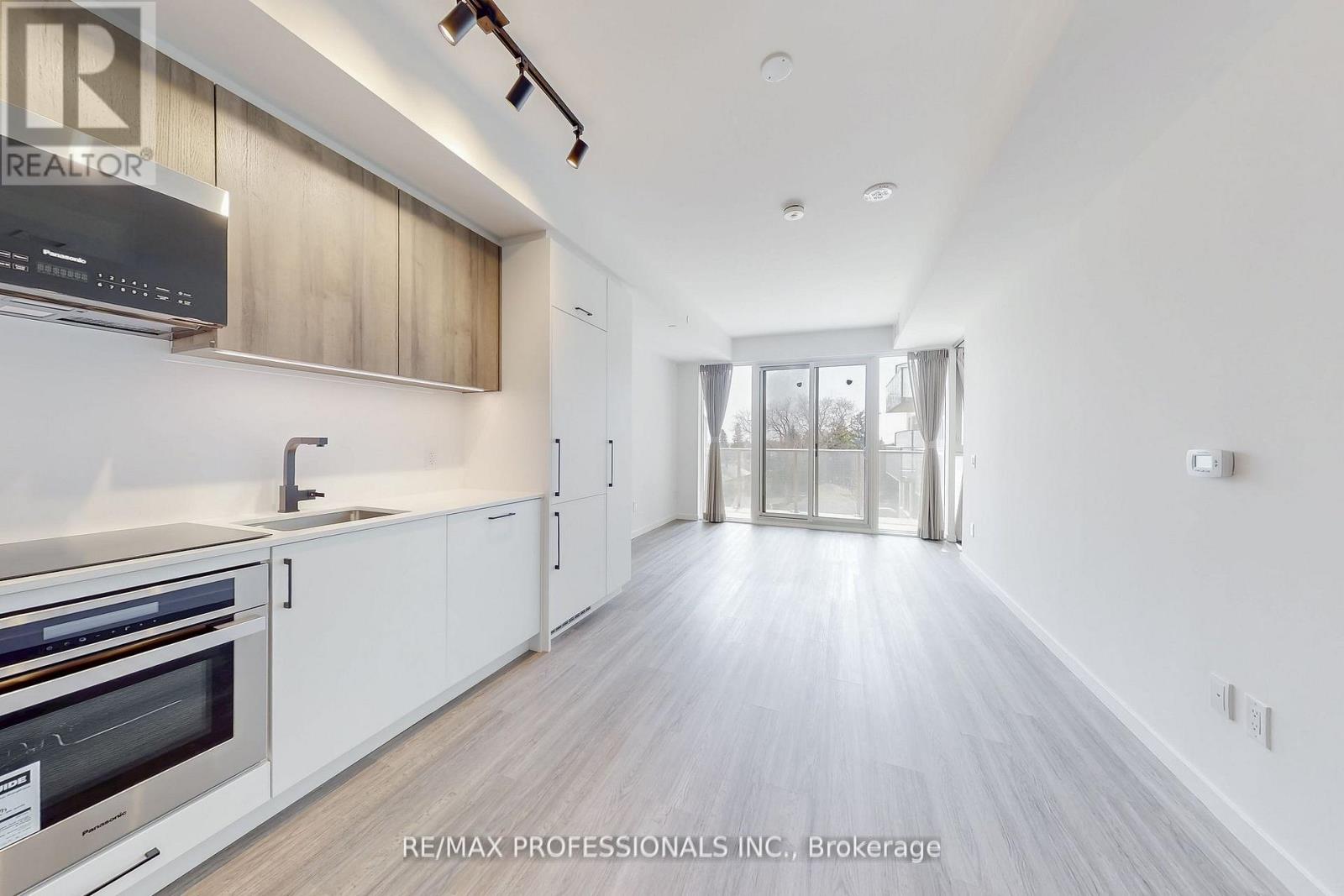 303 - 689 The Queensway, Toronto, Ontario  M8Y 1L1 - Photo 7 - W13028820