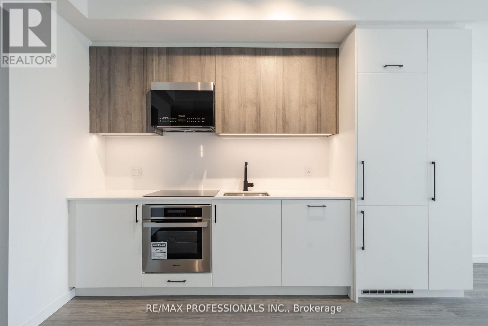 303 - 689 The Queensway, Toronto, Ontario  M8Y 1L1 - Photo 8 - W13028820