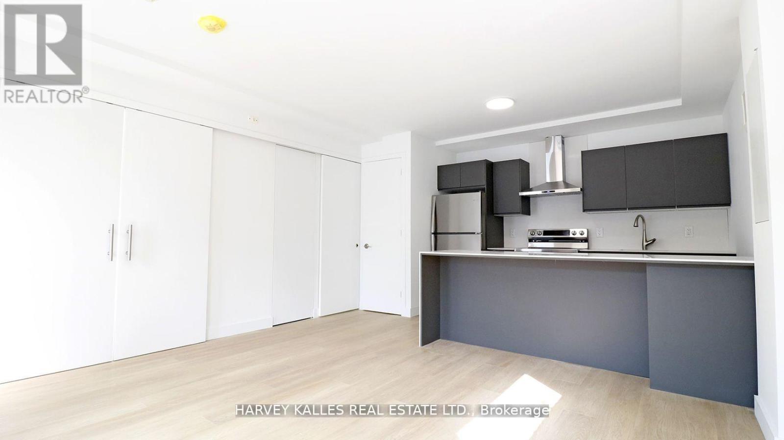 7 - 23 Cannon Road, Toronto, Ontario  M8Y 1R8 - Photo 3 - W13028834