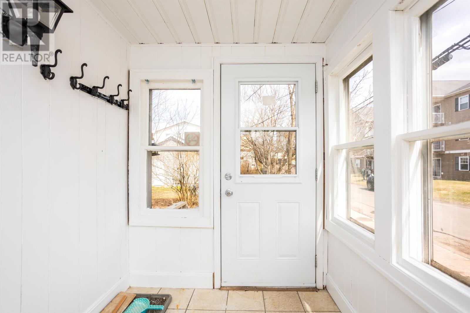 9 Summer Street, Charlottetown, Prince Edward Island  C1B 0A9 - Photo 3 - 202516003