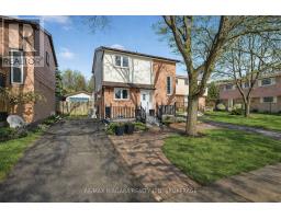 75 BERRISFIELD CRESCENT, Hamilton, Ontario