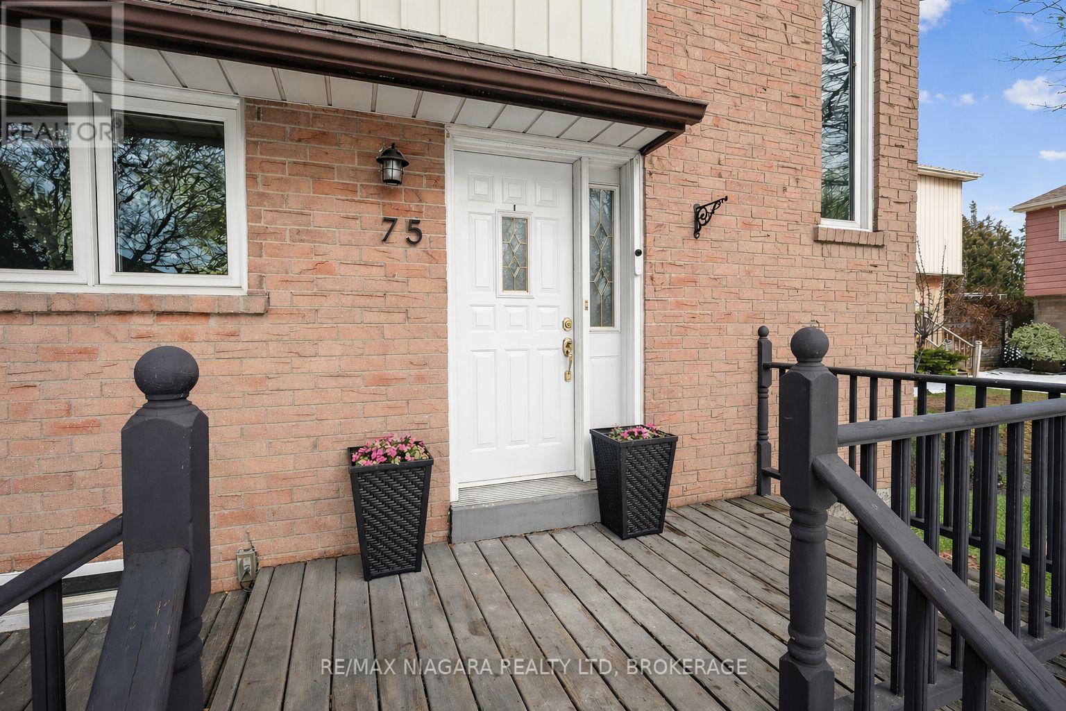 75 Berrisfield Crescent, Hamilton, Ontario  L8T 4X1 - Photo 3 - X12981256