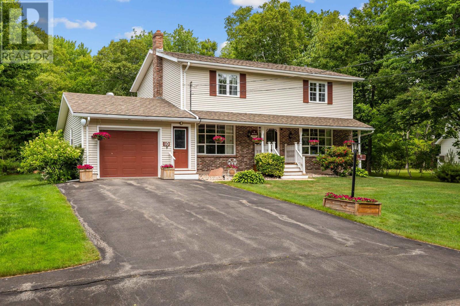 10 Woodlands Blvd, cornwall, Prince Edward Island