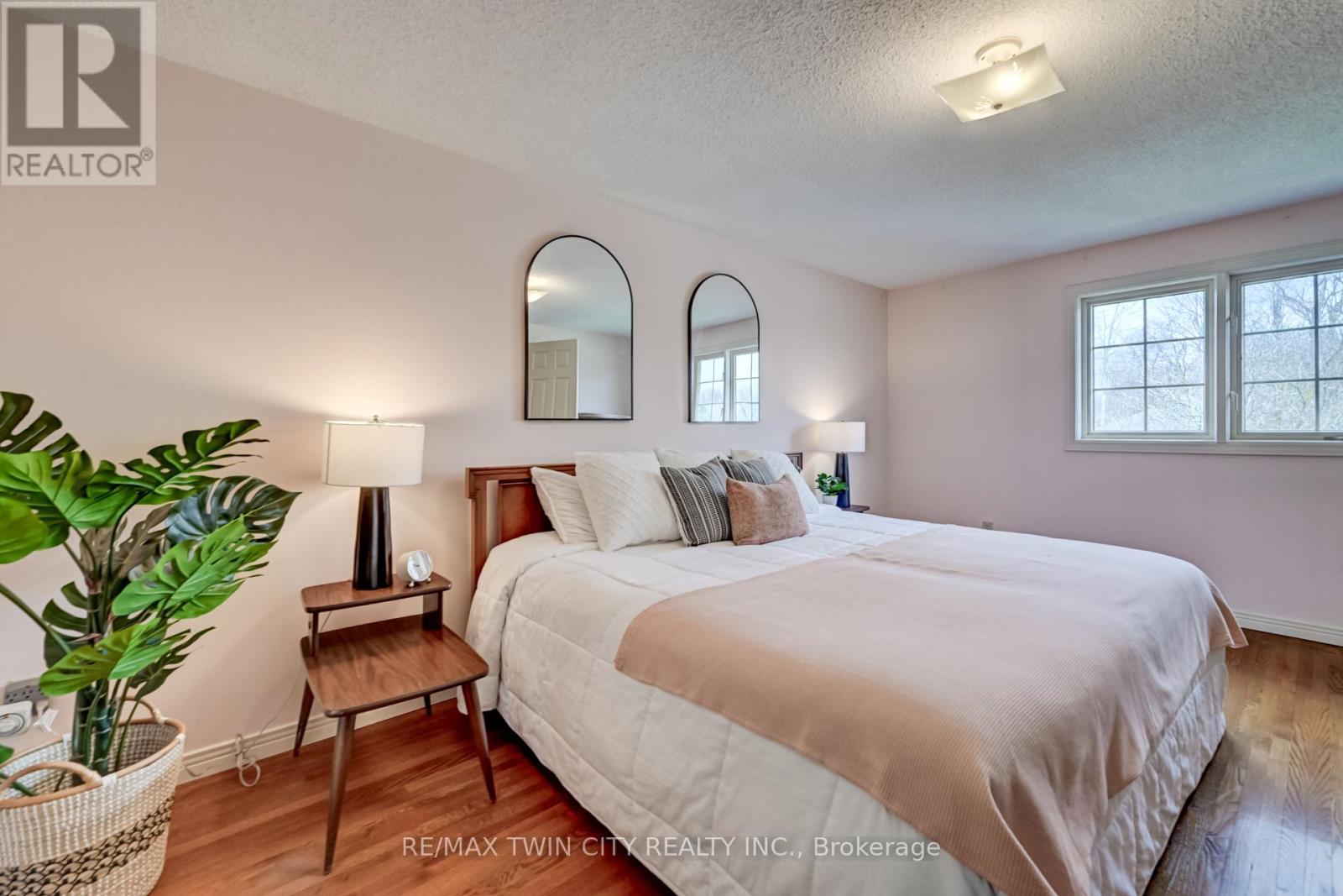 285 Magnolia Place, Waterloo, Ontario  N2V 2A3 - Photo 24 - X13028718