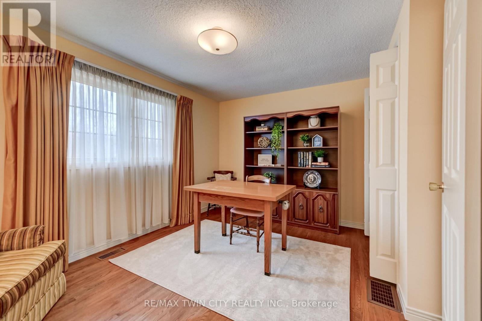 285 Magnolia Place, Waterloo, Ontario  N2V 2A3 - Photo 27 - X13028718