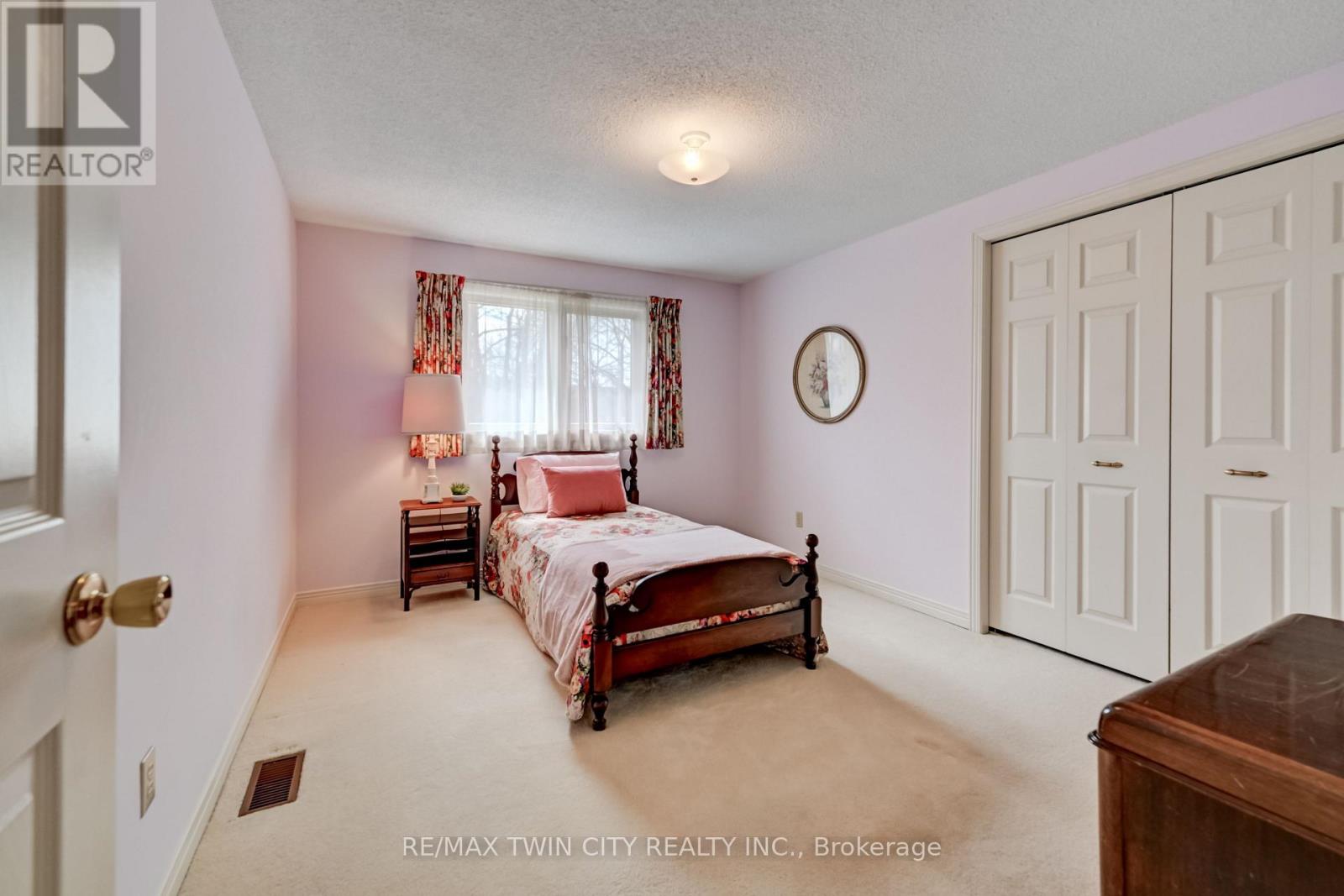 285 Magnolia Place, Waterloo, Ontario  N2V 2A3 - Photo 28 - X13028718