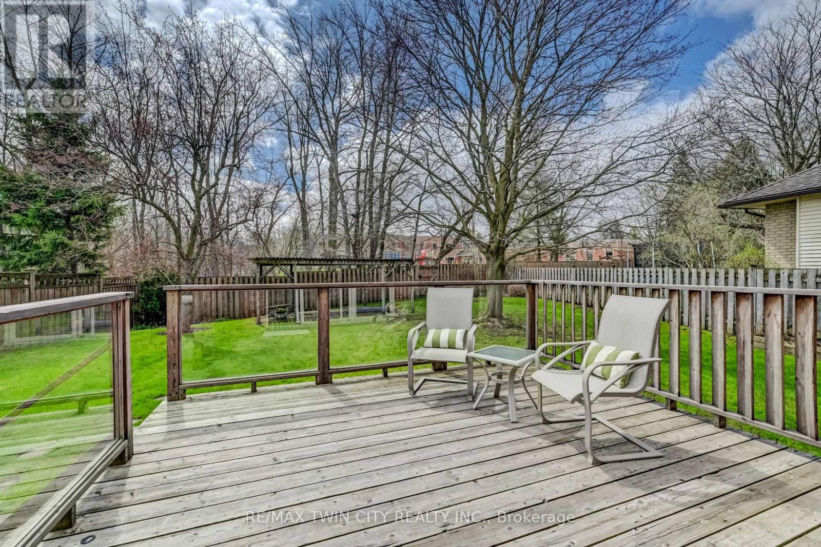 285 Magnolia Place, Waterloo, Ontario  N2V 2A3 - Photo 37 - X13028718