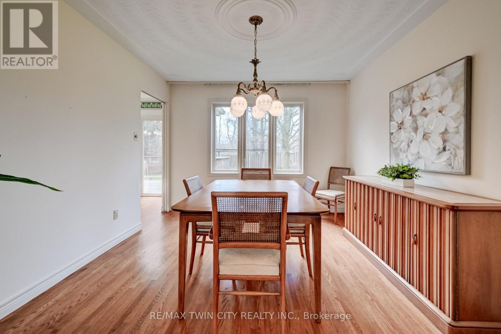 285 Magnolia Place, Waterloo, Ontario  N2V 2A3 - Photo 9 - X13028718