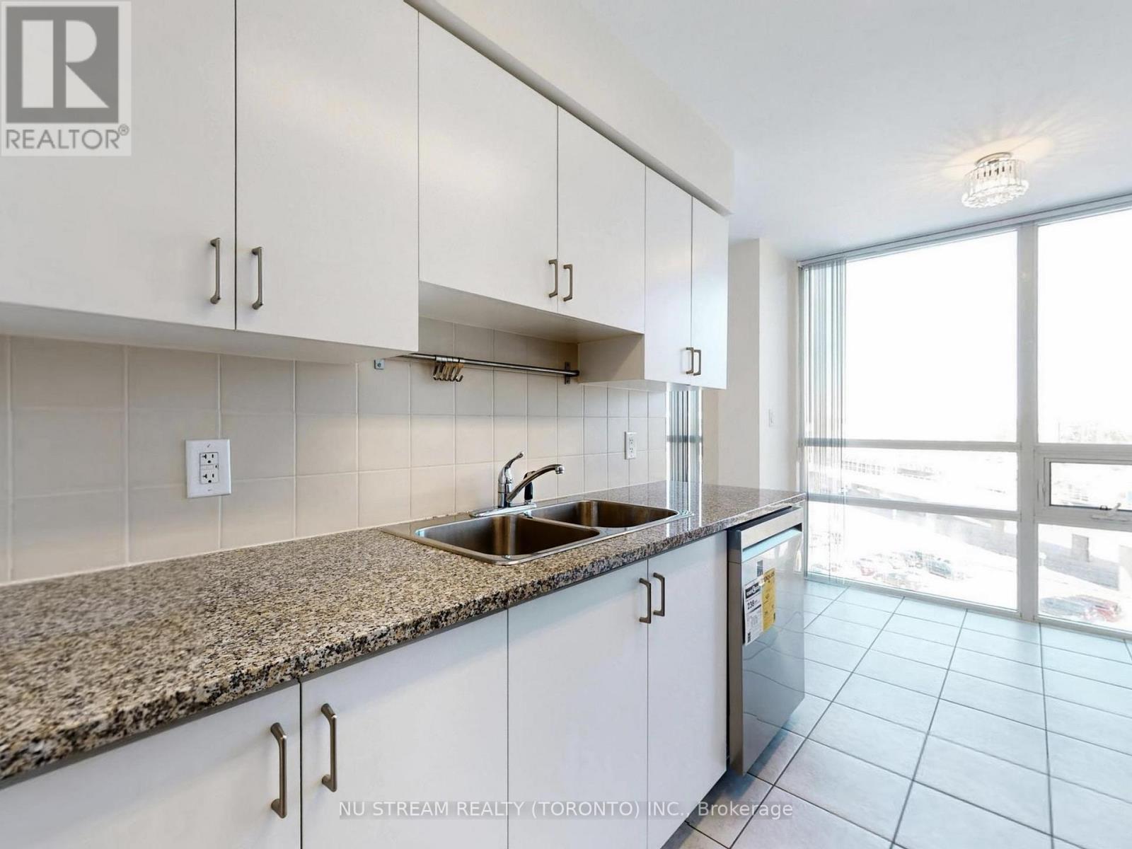 703 - 88 Grangeway Avenue, Toronto, Ontario  M1H 0A2 - Photo 14 - E13028268