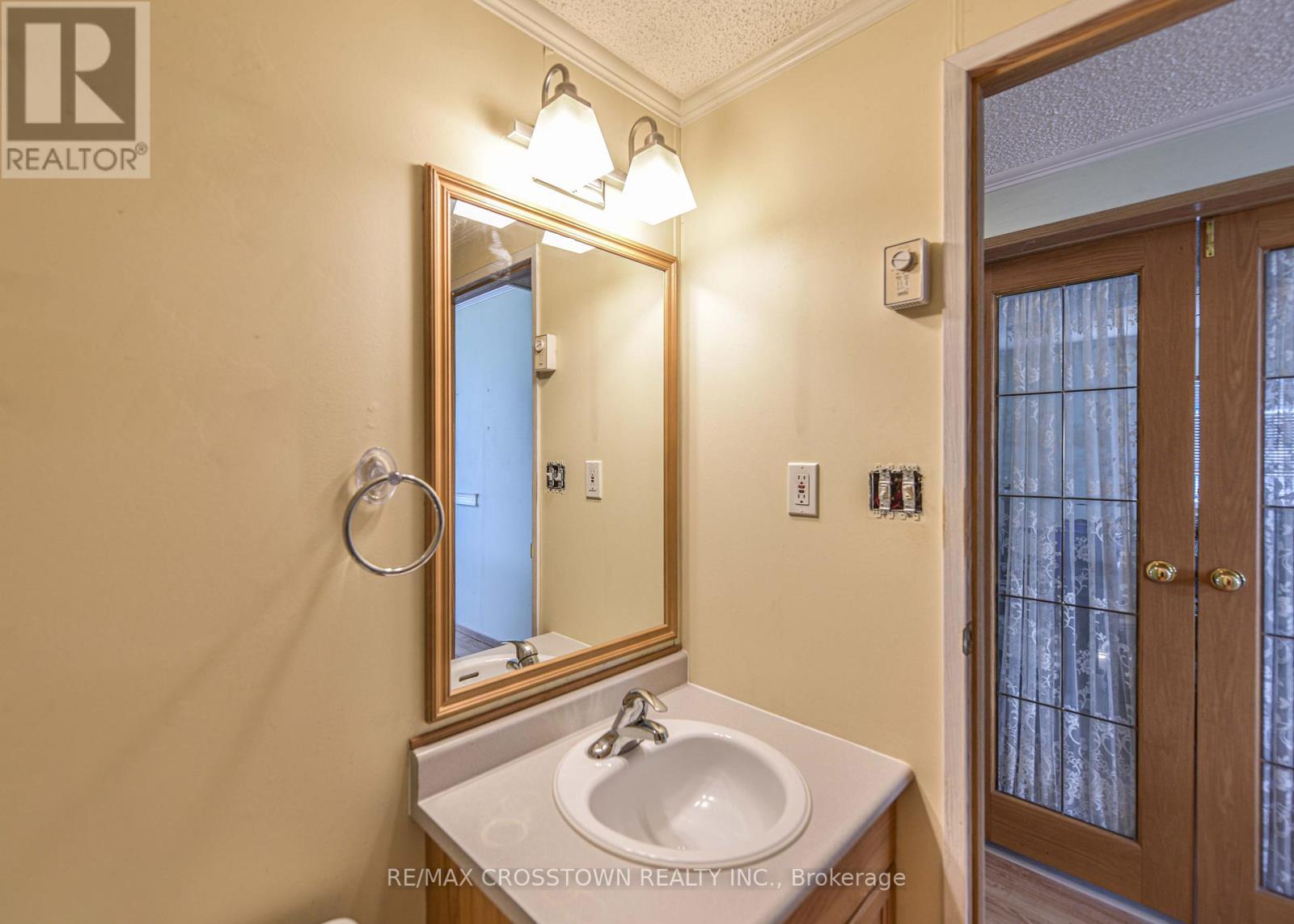 4101 Wesley Street, Severn, Ontario  L3V 0V4 - Photo 21 - S12970538