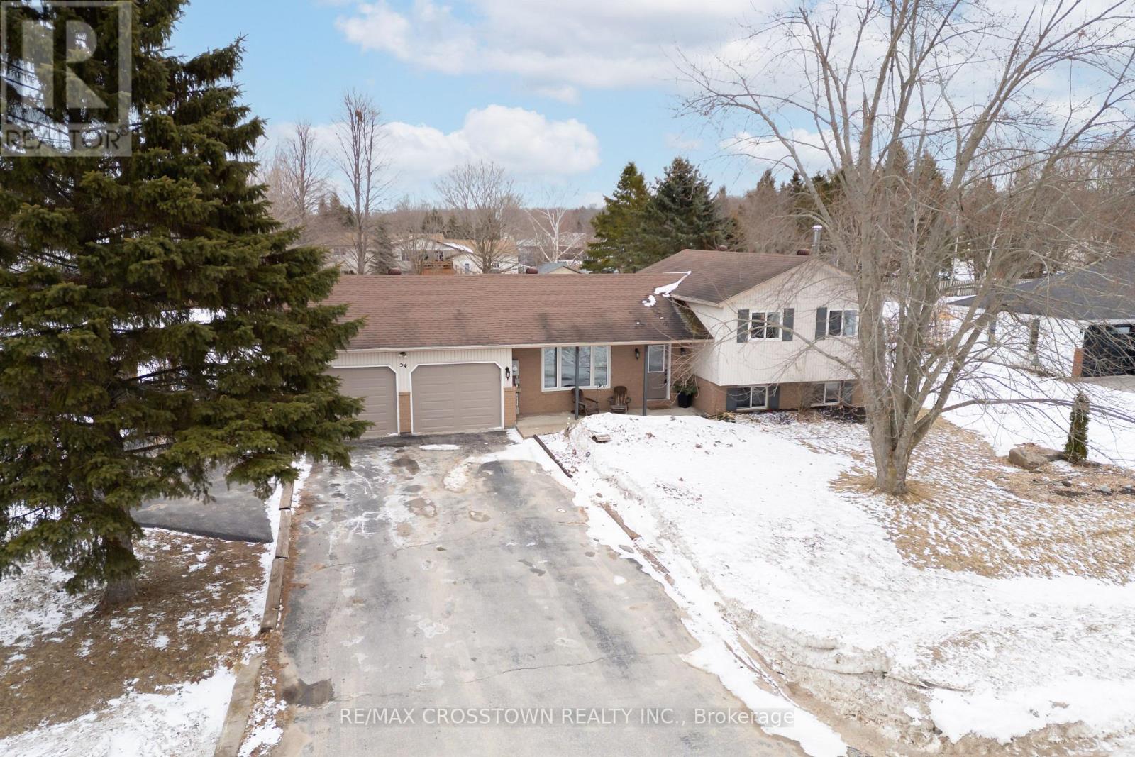 54 FOYSTON PARK CIRCLE, Springwater, Ontario