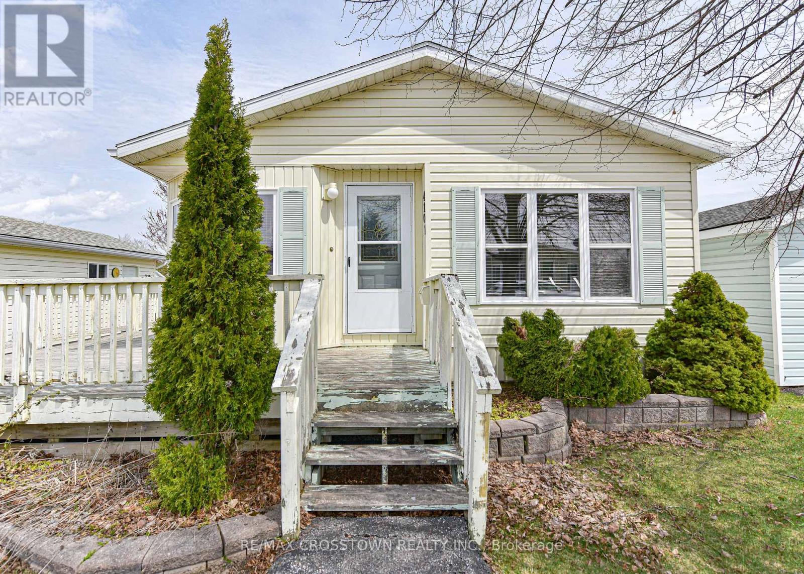 4101 Wesley Street, Severn, Ontario  L3V 0V4 - Photo 4 - S12970538