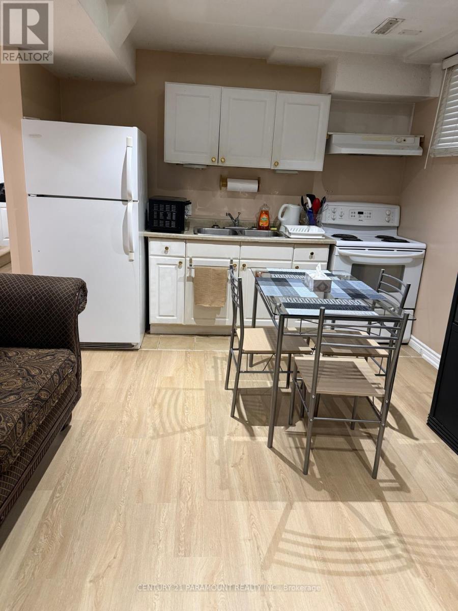 7275 Village Walk, Mississauga, Ontario  L5W 1V7 - Photo 5 - W13024126