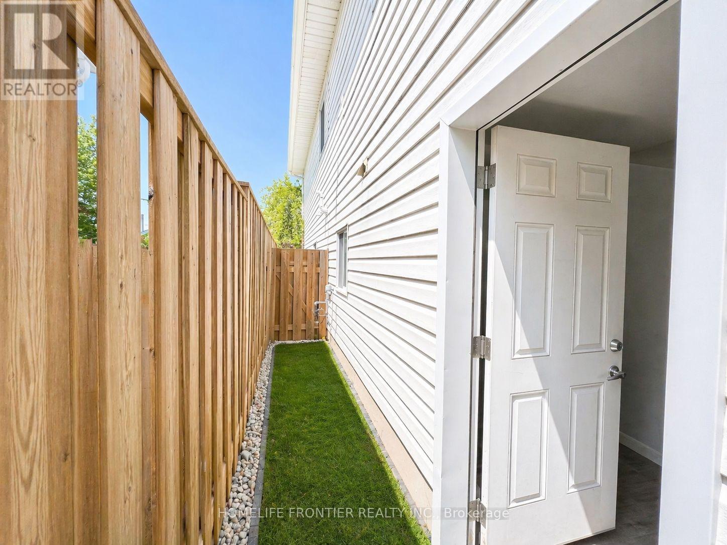 Lower - 480 Southworth Street S, Welland, Ontario  L3B 1Z9 - Photo 2 - X12924712