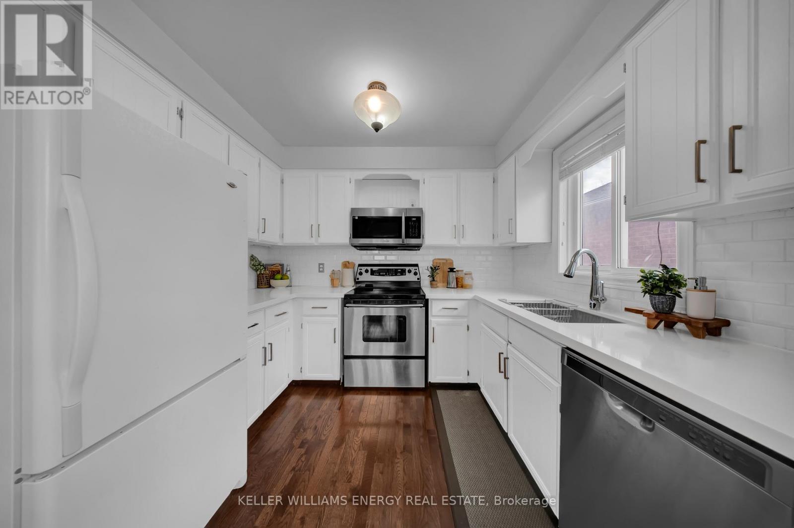 39 Longwood Court, Clarington, Ontario  L1E 1R9 - Photo 24 - E13028856