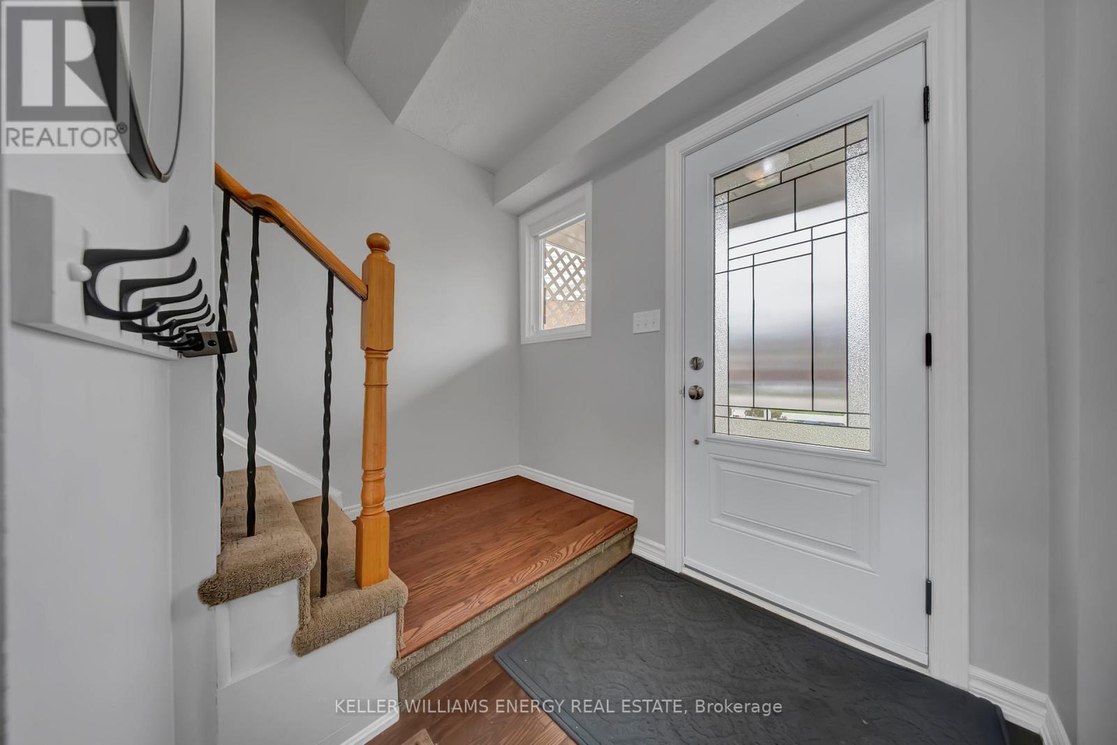 39 Longwood Court, Clarington, Ontario  L1E 1R9 - Photo 5 - E13028856