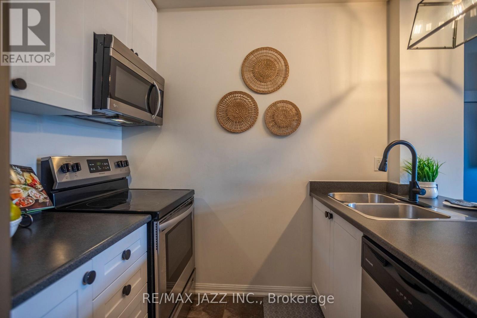 308 - 80 Aspen Springs Drive, Clarington, Ontario  L1C 0V4 - Photo 8 - E13028934