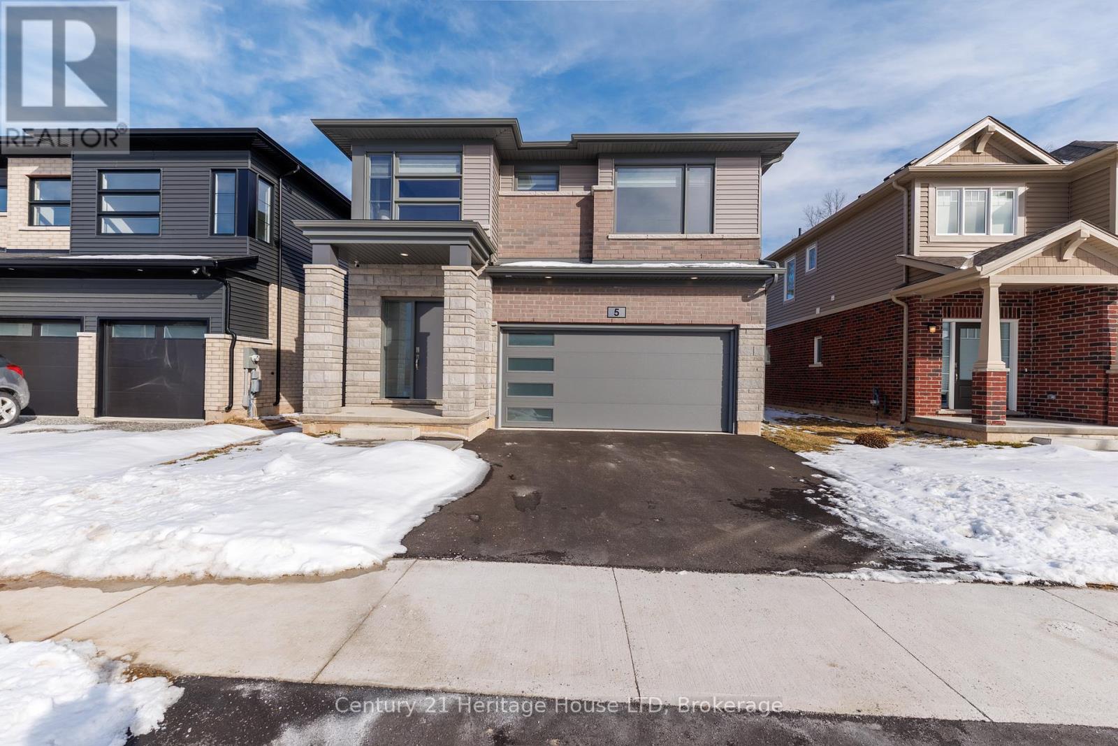 5 Wilson Drive, Thorold, Ontario  L2V 0M3 - Photo 4 - X13028904