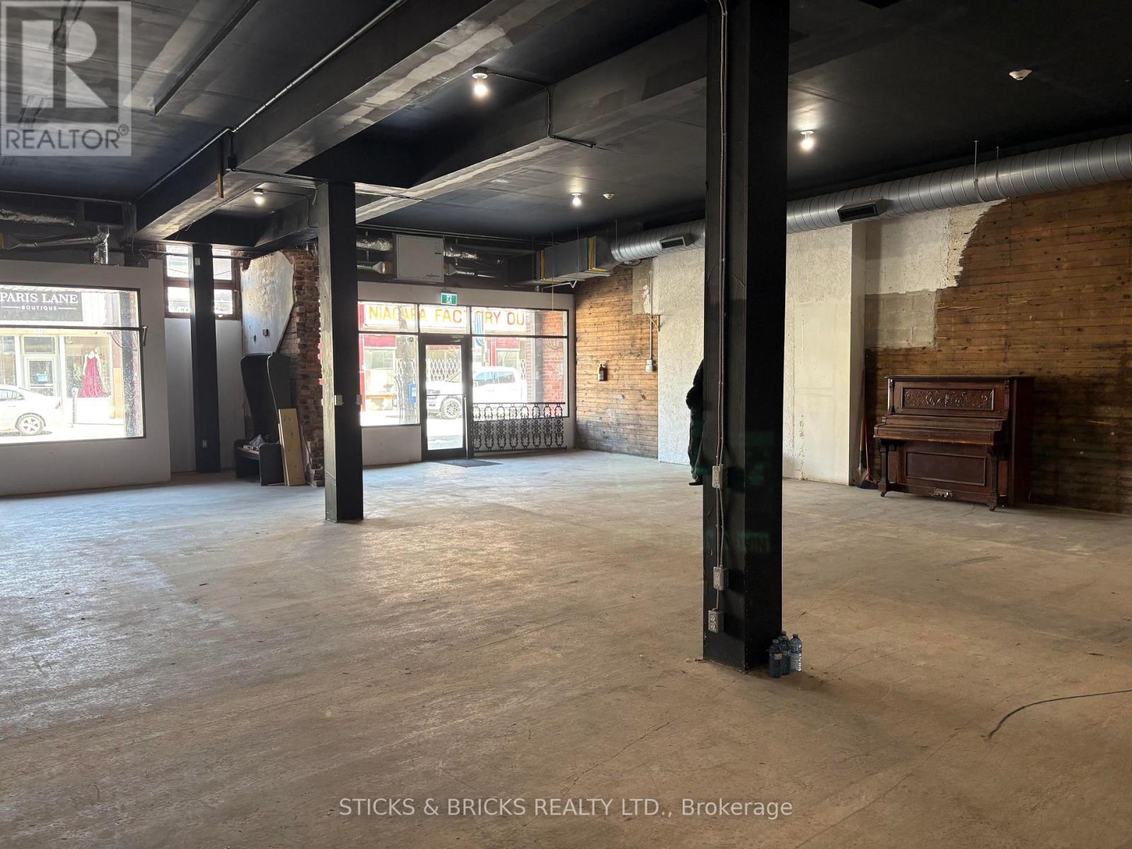 4410 Queen Street, Niagara Falls, Ontario  L2E 2L3 - Photo 3 - X13028910