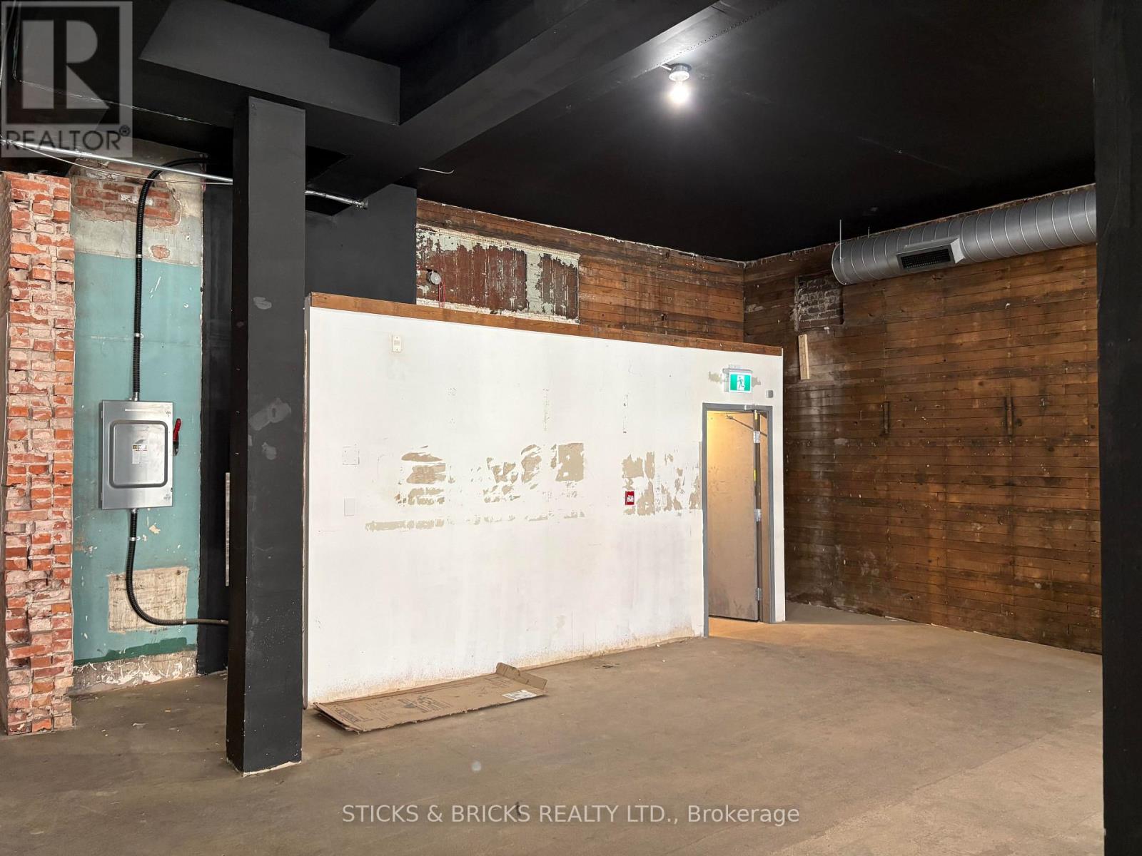 4410 Queen Street, Niagara Falls, Ontario  L2E 2L3 - Photo 8 - X13028910