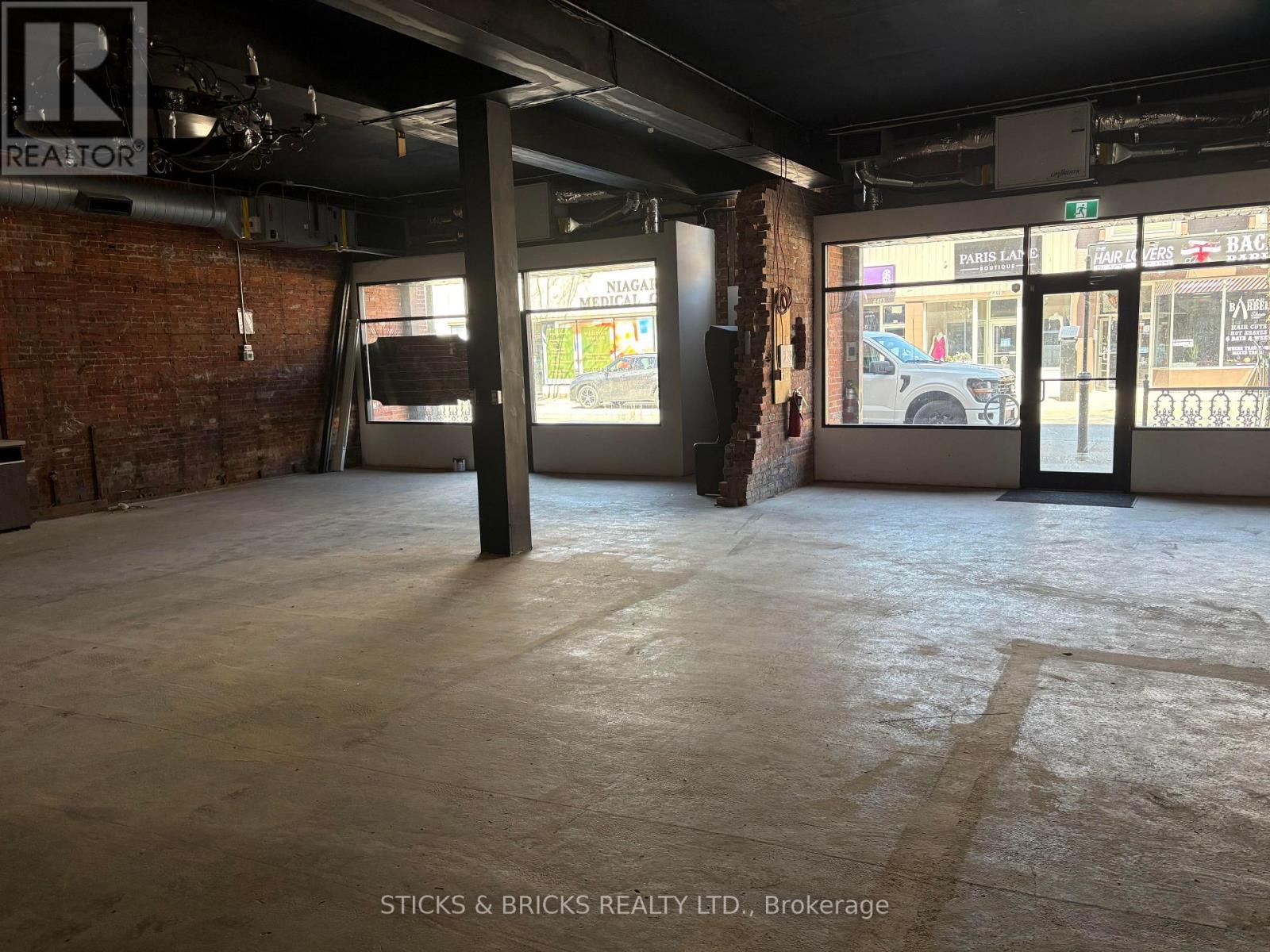 4410 Queen Street, Niagara Falls, Ontario  L2E 2L3 - Photo 9 - X13028910