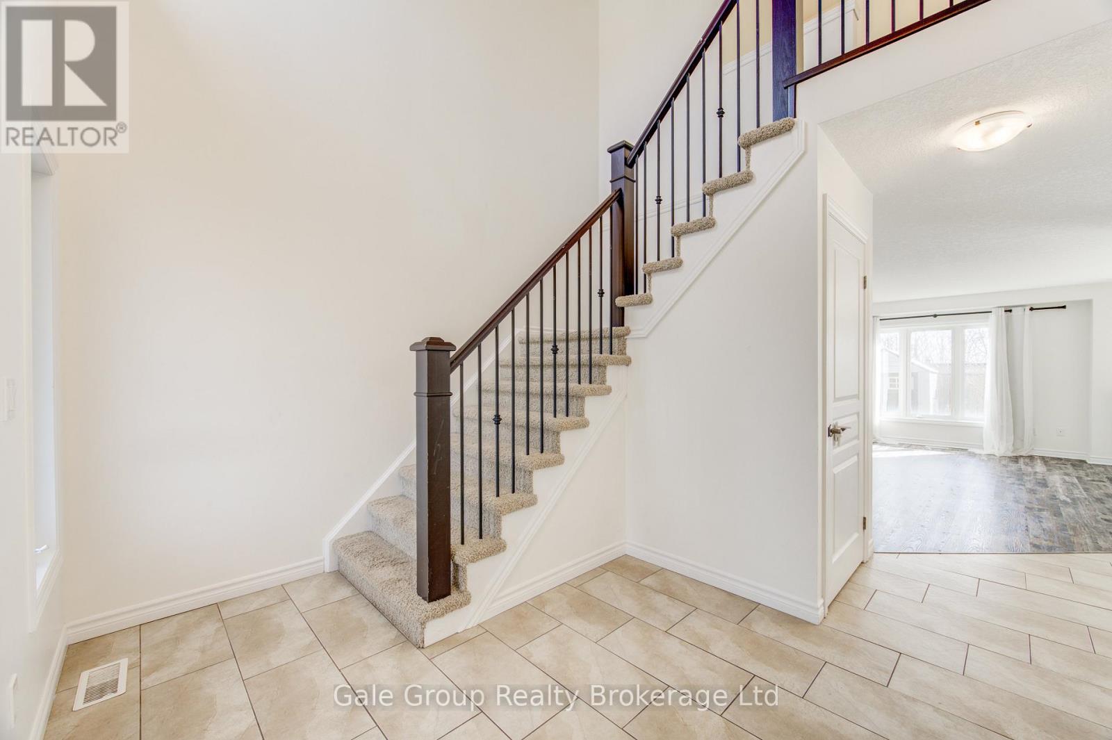 403 Champlain Avenue, Woodstock, Ontario  N4V 0B3 - Photo 2 - X13028886