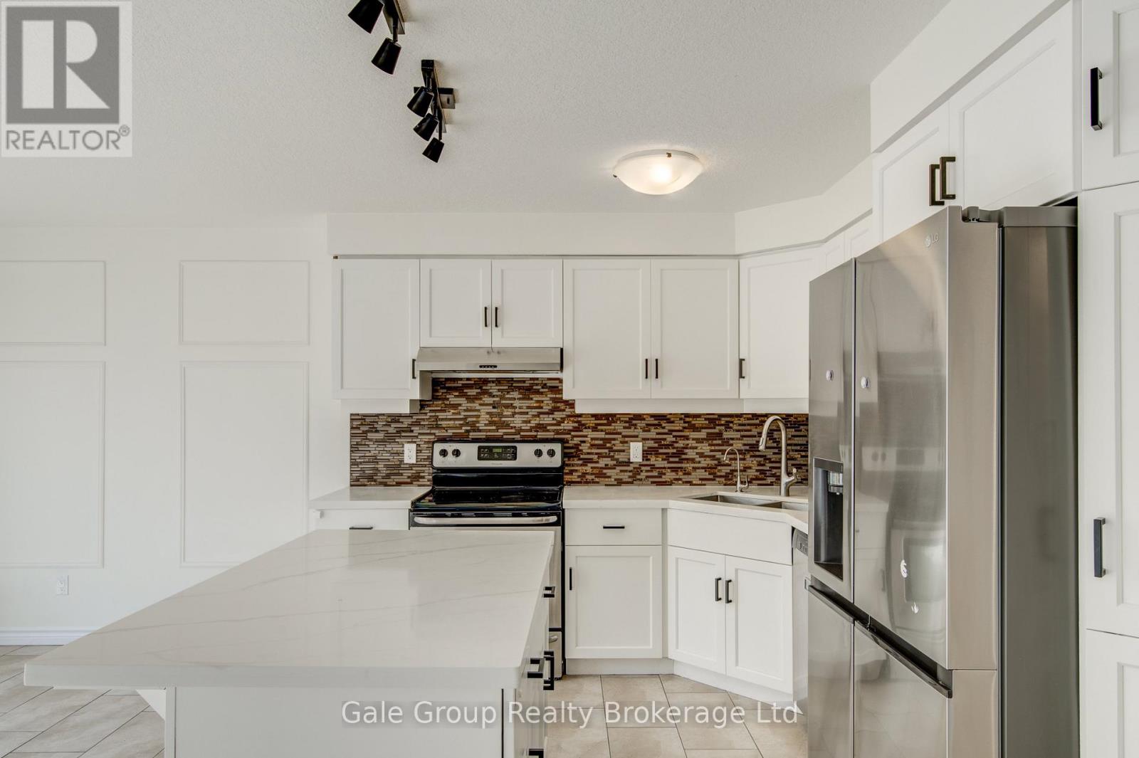 403 Champlain Avenue, Woodstock, Ontario  N4V 0B3 - Photo 4 - X13028886