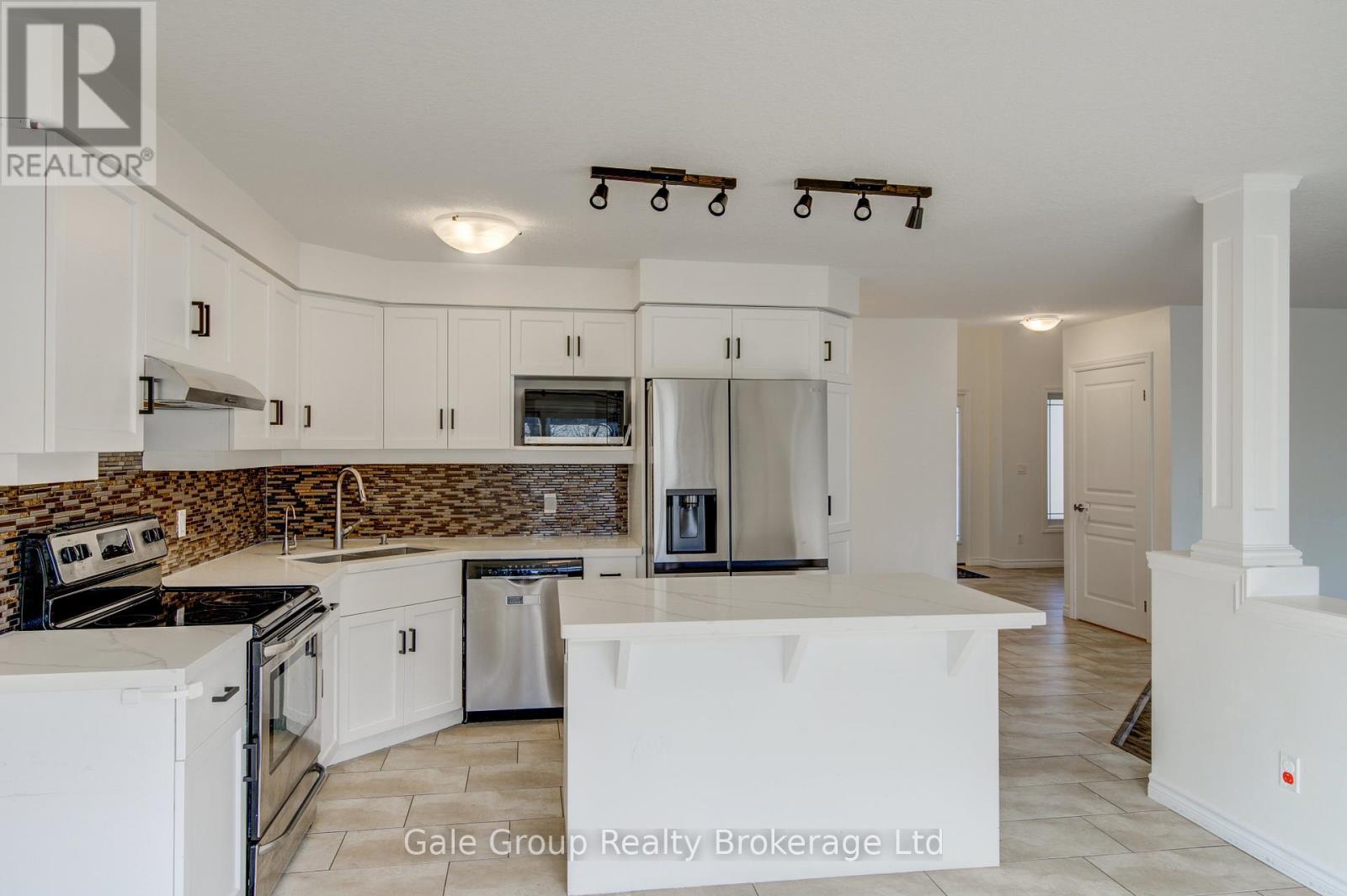 403 Champlain Avenue, Woodstock, Ontario  N4V 0B3 - Photo 6 - X13028886