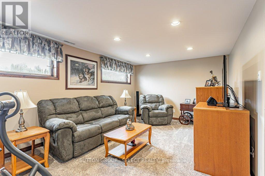 1054 Chippewa Drive, London East, Ontario  N5V 2T7 - Photo 23 - X13026742