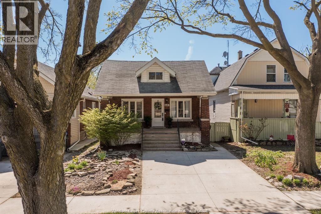 641 CAMERON AVENUE, windsor, Ontario