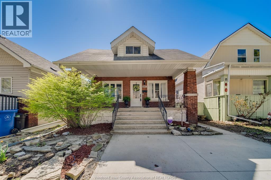 641 Cameron Avenue, Windsor, Ontario  N9B 1Z2 - Photo 2 - 26008390