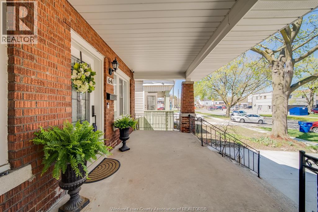 641 Cameron Avenue, Windsor, Ontario  N9B 1Z2 - Photo 3 - 26008390